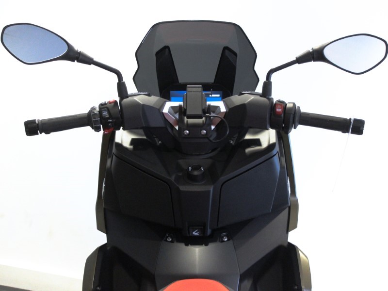  C 400 X 2025 3874105