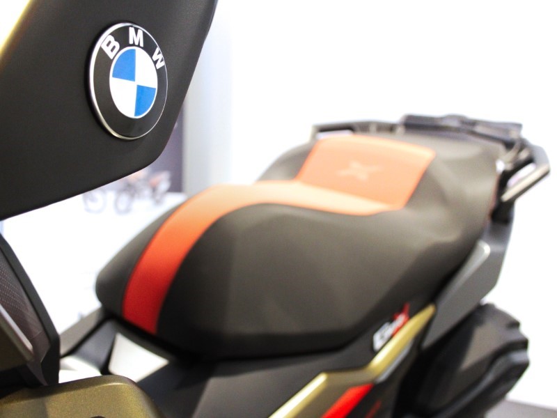  C 400 X 2025 3874115