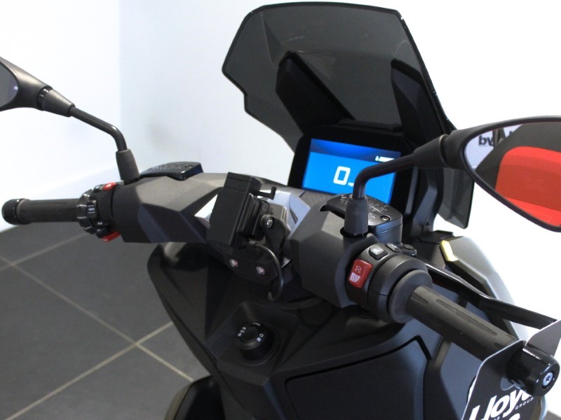  C 400 X 2025 3874106