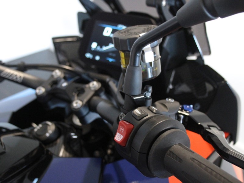 2024 (74) M 1000 XR Competition Pack 4373586