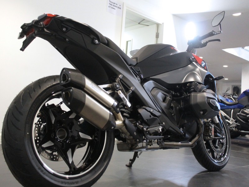  R 1300 R SE 5139177