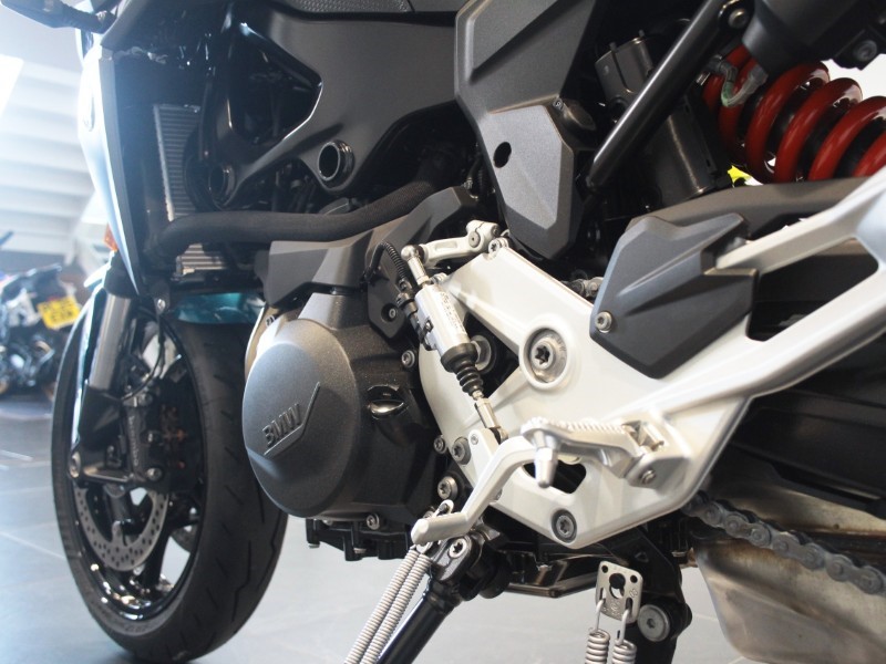  F 900 R 5655322