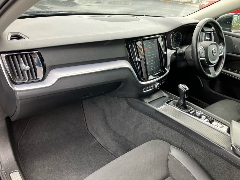 2019 (19) VOLVO V60 2.0 D4 [190] Momentum 5dr 3523881