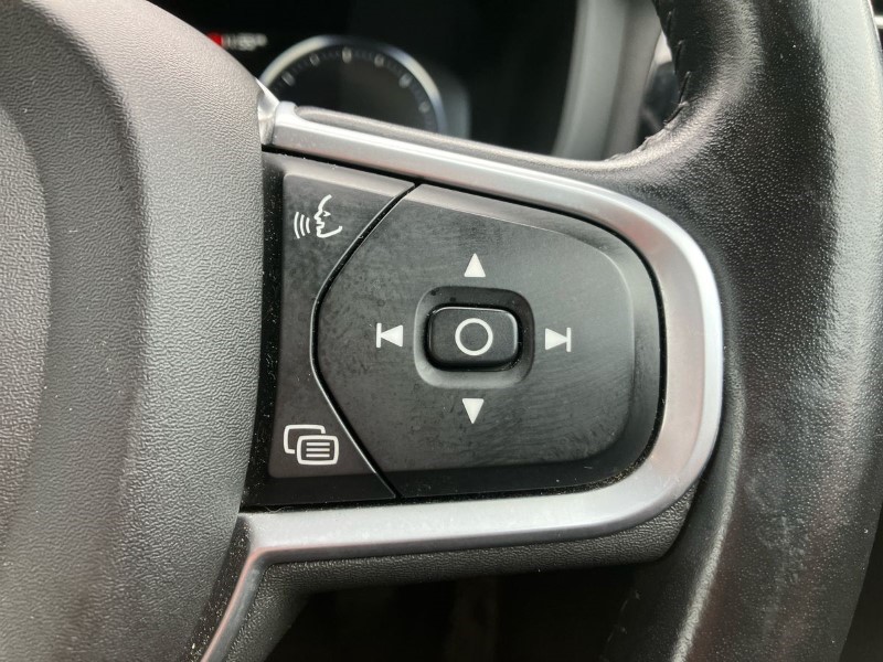 2019 (19) VOLVO V60 2.0 D4 [190] Momentum 5dr 3523868