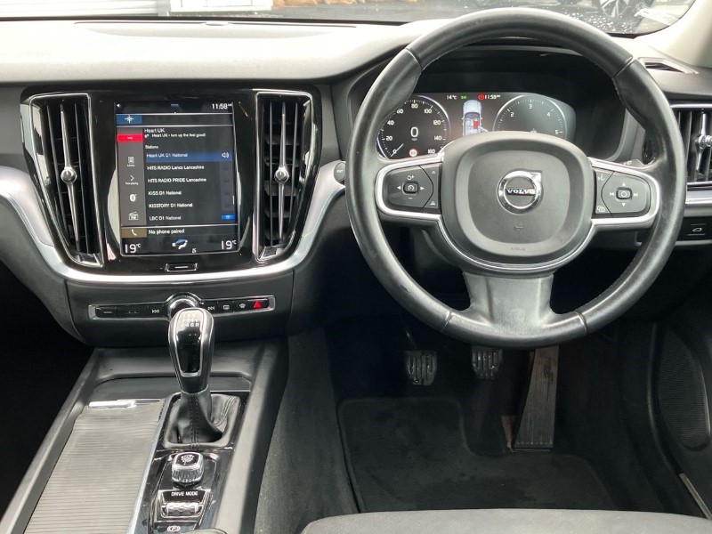 2019 (19) VOLVO V60 2.0 D4 [190] Momentum 5dr 3523870