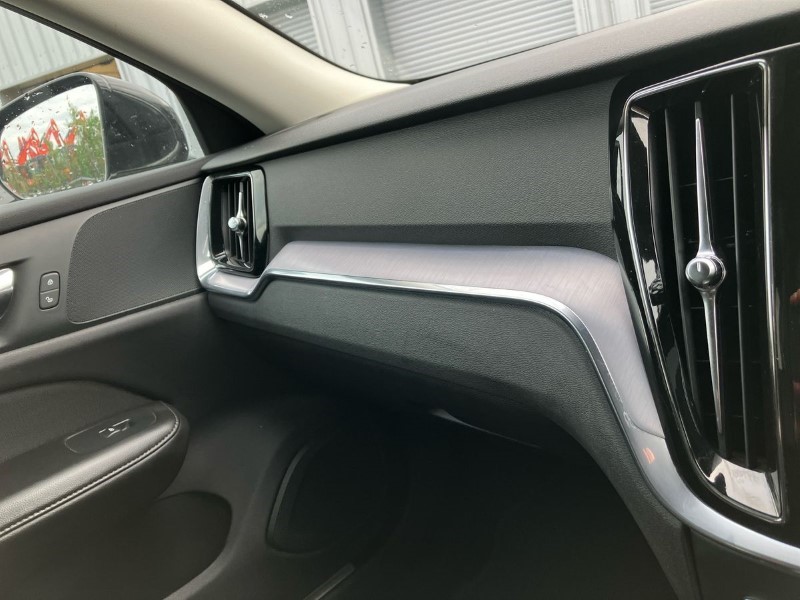 2019 (19) VOLVO V60 2.0 D4 [190] Momentum 5dr 3523876