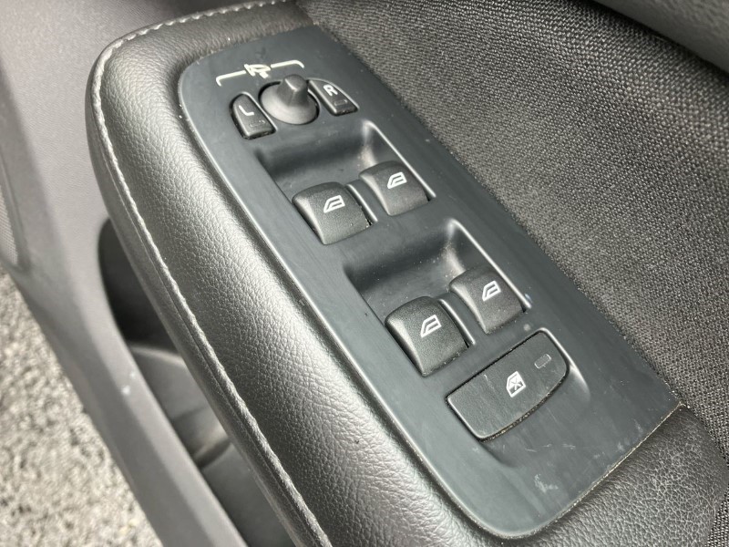 2019 (19) VOLVO V60 2.0 D4 [190] Momentum 5dr 3523862