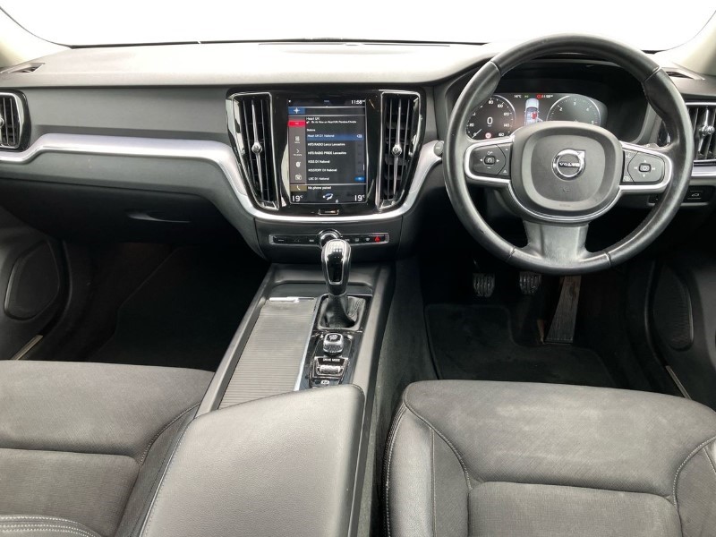 2019 (19) VOLVO V60 2.0 D4 [190] Momentum 5dr 3523858