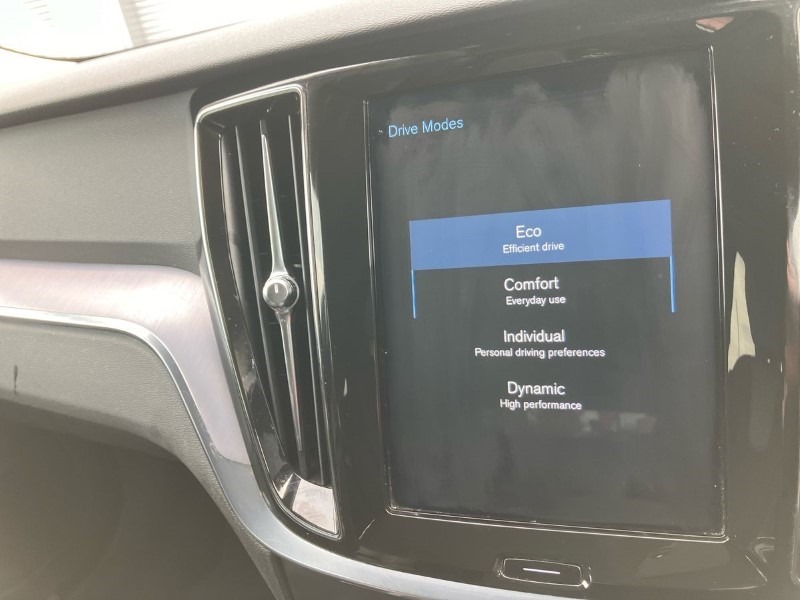 2019 (19) VOLVO V60 2.0 D4 [190] Momentum 5dr 3523875