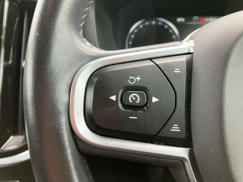 2019 (19) VOLVO V60 2.0 D4 [190] Momentum 5dr 3523867