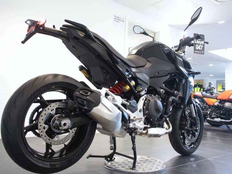  F 900 R 5548664