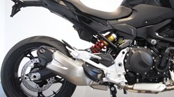 F 900 R 5548667