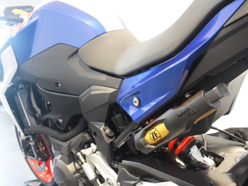 F 900 R 5625251