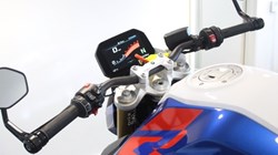 F 900 R 5625237