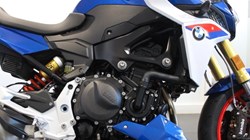 F 900 R 5625244
