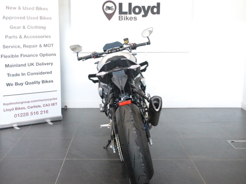 M 1000 R 5971363