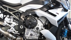M 1000 R 5971375