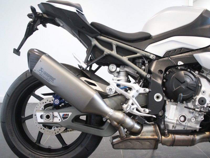 M 1000 R 5971374