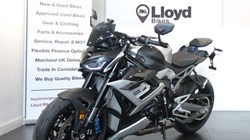 M 1000 R 5971360