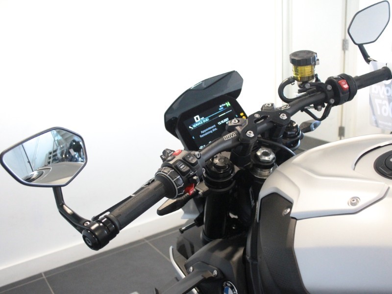 M 1000 R 5971366