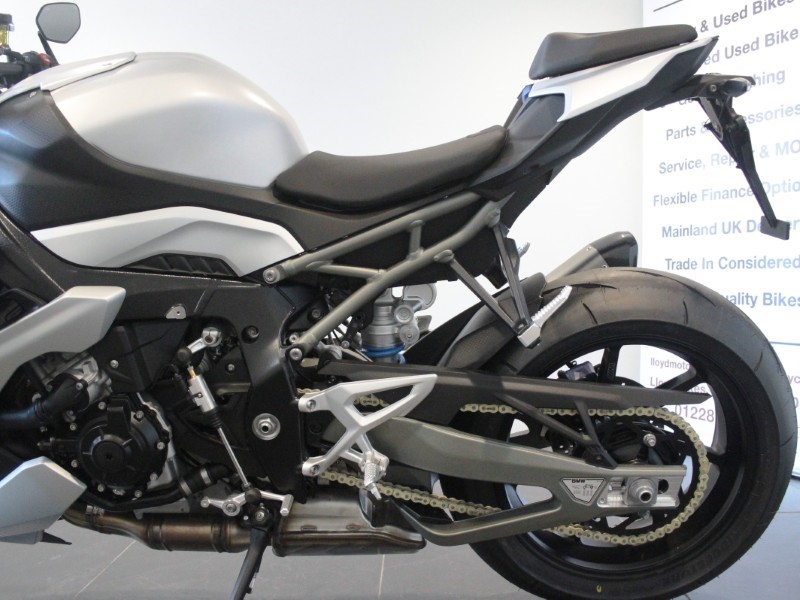 M 1000 R 5971379