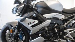 M 1000 R 5971377