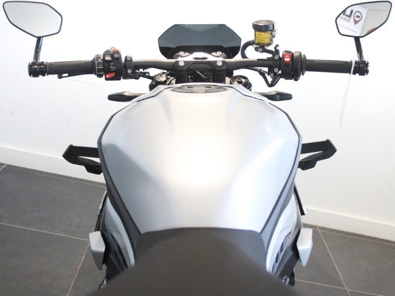 M 1000 R 5971369
