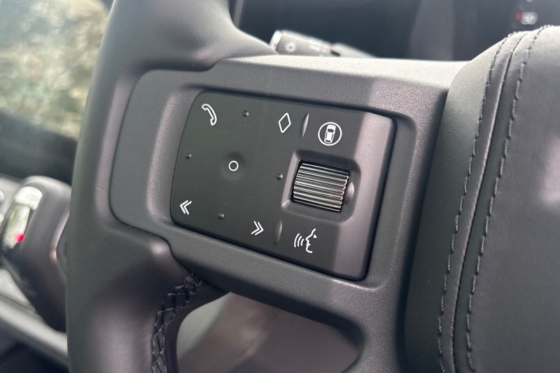  LAND ROVER DEFENDER 3.0 D350 X-Dynamic HSE 90 5dr Auto 5340047