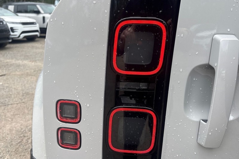  LAND ROVER DEFENDER 3.0 D350 X-Dynamic HSE 90 5dr Auto 5340069