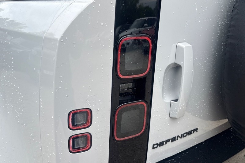  LAND ROVER DEFENDER 3.0 D350 X-Dynamic HSE 90 5dr Auto 5340038