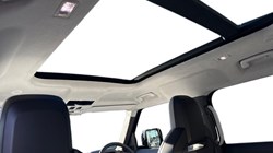 LAND ROVER DEFENDER 4.4 P635 Octa 110 5dr Auto 4690852