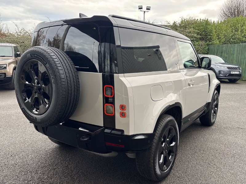  LAND ROVER DEFENDER 3.0 D250 X-Dynamic SE 90 3dr Auto 4877728