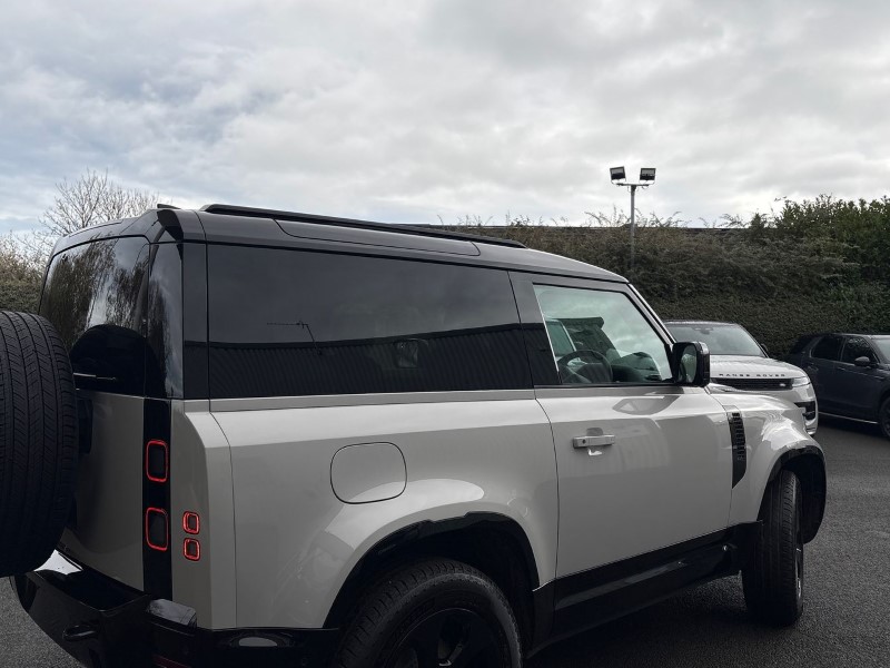  LAND ROVER DEFENDER 3.0 D250 X-Dynamic SE 90 3dr Auto 4877731