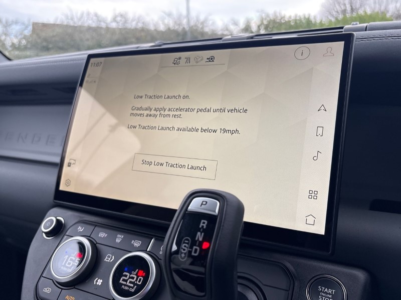  LAND ROVER DEFENDER 3.0 D250 X-Dynamic SE 90 3dr Auto 4877716