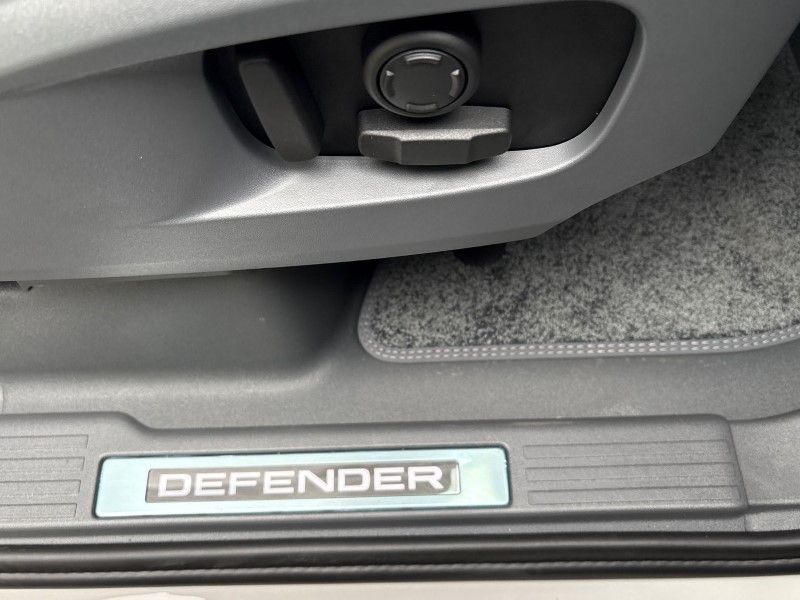  LAND ROVER DEFENDER 3.0 D250 X-Dynamic SE 90 3dr Auto 4877718