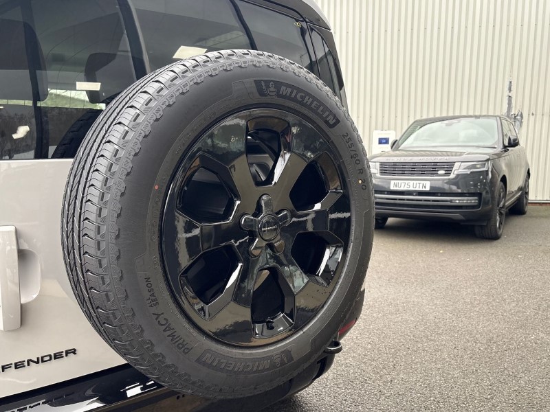  LAND ROVER DEFENDER 3.0 D250 X-Dynamic SE 90 3dr Auto 4877725