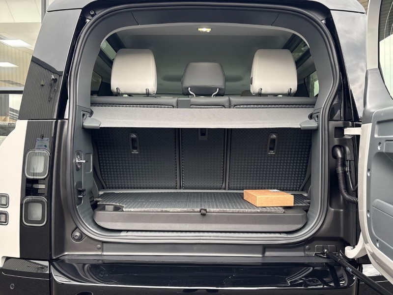  LAND ROVER DEFENDER 3.0 D250 X-Dynamic SE 90 3dr Auto 4877687