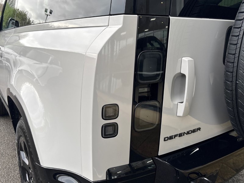  LAND ROVER DEFENDER 3.0 D250 X-Dynamic SE 90 3dr Auto 4877696