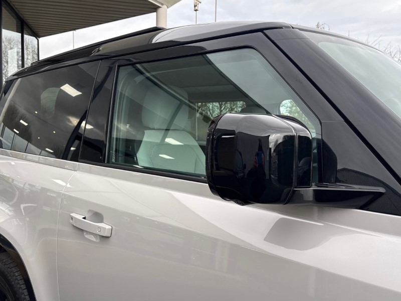  LAND ROVER DEFENDER 3.0 D250 X-Dynamic SE 90 3dr Auto 4877730