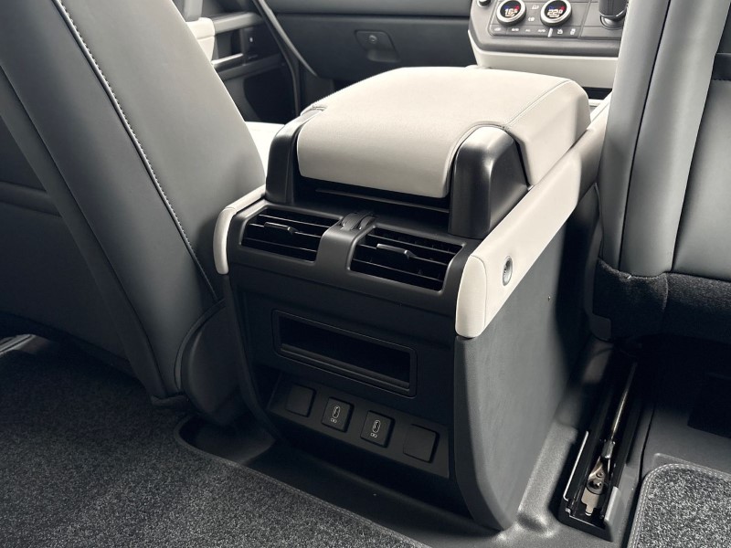  LAND ROVER DEFENDER 3.0 D250 X-Dynamic SE 90 3dr Auto 4877695