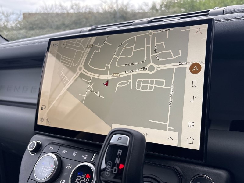  LAND ROVER DEFENDER 3.0 D250 X-Dynamic SE 90 3dr Auto 4877708