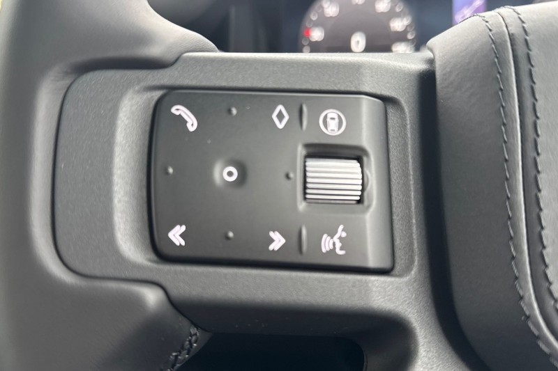  LAND ROVER DEFENDER 3.0 D350 X-Dynamic HSE 90 3dr Auto 5385417