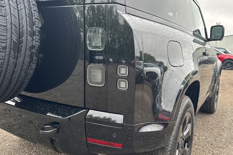  LAND ROVER DEFENDER 3.0 D350 X-Dynamic HSE 90 3dr Auto 5385439