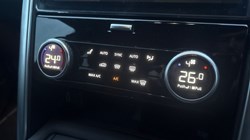 LAND ROVER DISCOVERY 3.0 D350 Dynamic HSE 5dr Auto 5038778