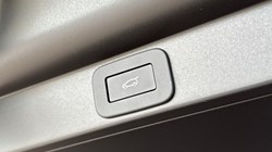 LAND ROVER RANGE ROVER 4.4 P615 V8 SV 4dr Auto 4924813