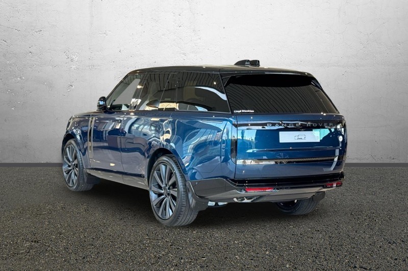  LAND ROVER RANGE ROVER 4.4 P615 V8 SV 4dr Auto