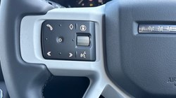 LAND ROVER DEFENDER 3.0 D250 X-Dynamic SE 110 5dr Auto 4916969