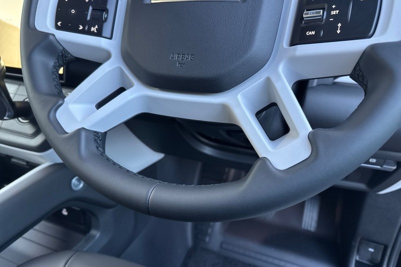  LAND ROVER DEFENDER 3.0 D250 X-Dynamic SE 110 5dr Auto 4916968