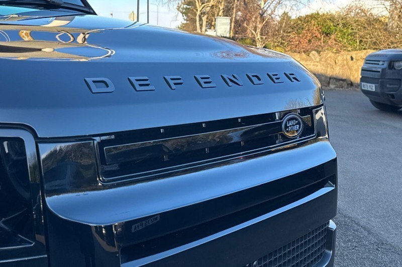  LAND ROVER DEFENDER 3.0 D250 X-Dynamic SE 110 5dr Auto 4916984