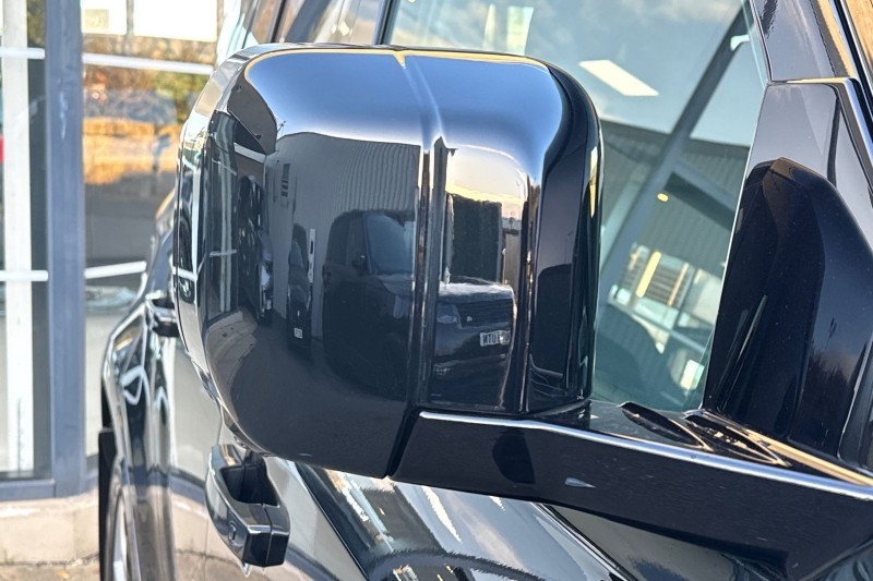  LAND ROVER DEFENDER 3.0 D250 X-Dynamic SE 110 5dr Auto 4916991